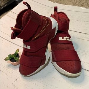 Nike LeBron Soldier 10 Christ the King 2016 Soldier Size 7